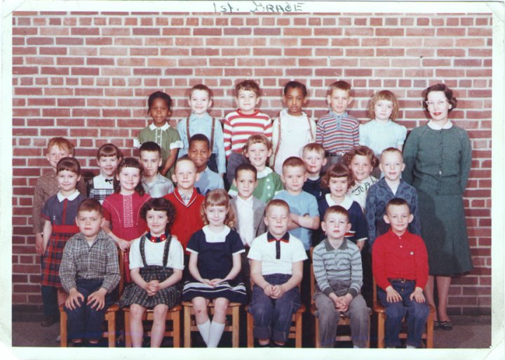 File:Students - 1st Grade group photo with Mrs. Howell in 1961..jpg