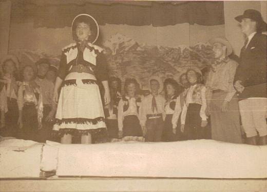 File:Meet Arizona - 1951, Girl in front singing; Phyllis Roby Morsberger.jpg