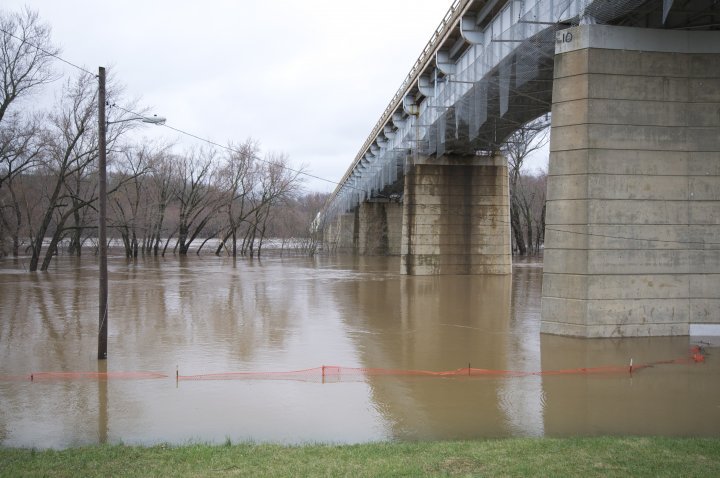 File:Flood of 2010 East side of Bridge at the Brunswick boat ramp.jpg
