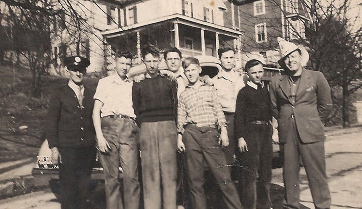 File:Walter Rice and Sonny Cannon with a group of boys.jpg