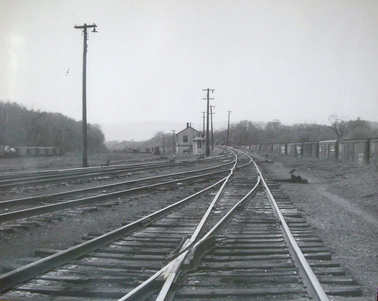 File:West hump looking east in the Brunswick yard.jpg