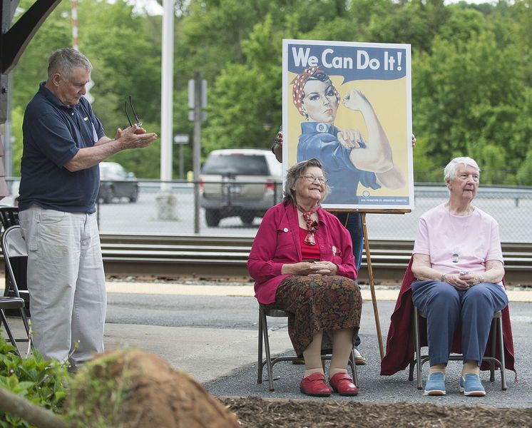 File:Tim Wilson, Crena Anderson and Ruth Staples May 15, 2016 see Photo Caption 370 fm FNP Bill Green.jpg