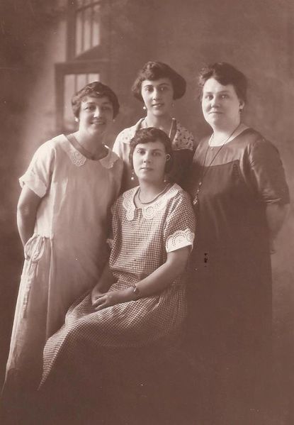 File:Sigafoose sisters of Brunswick.jpg