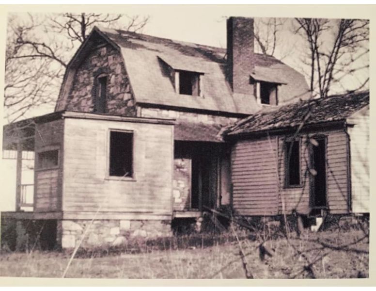 File:Townsend Gathland estate runis in the 1940s.jpg