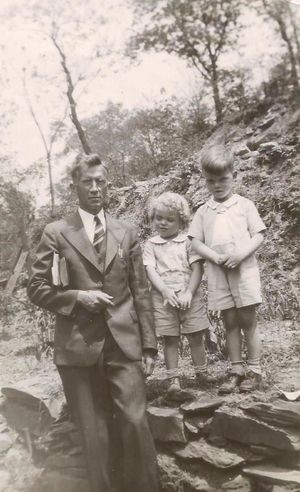 Charles Uterback with Murray and Harold Cooper about 1938.jpg