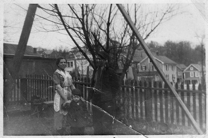 File:Mattie VanOsdale with nephew Robert Day and brother Charles Sigafoose.jpg