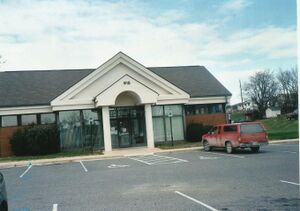 North Maple Number 915, Library in November 2008.jpg