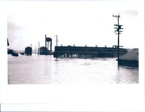 Flood of 1936 shows the flooded Brunswick railyard.jpg
