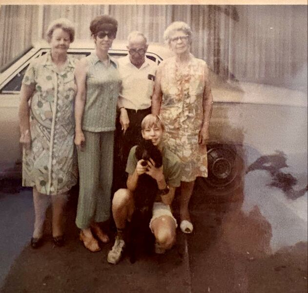 File:Barkers-Kelleys Three Generations.JPG