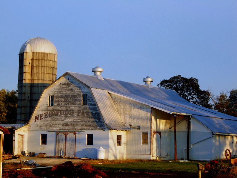 File:Needlewood Farms, Autumn October 31, 2018.JPG