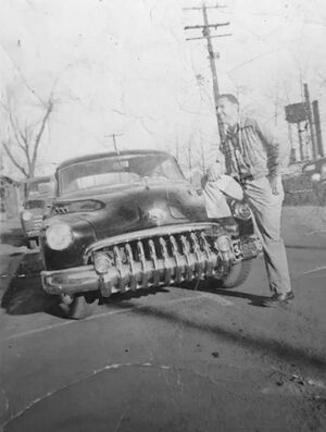 George Lowery Sr and his Buick.JPG