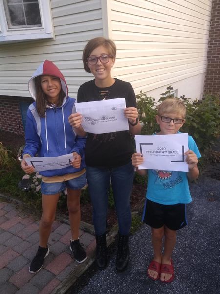 File:Joey, Mackenzie, and Matthew Georg (l to r); 9th, 6th, and 4th respectively. East H St, First Day at School, September 3, 2019.jpg