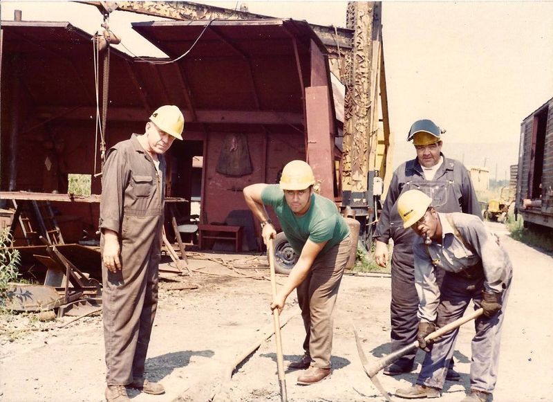 File:B&O Railroad workers in the Brunswick yard - mid-70s.jpg