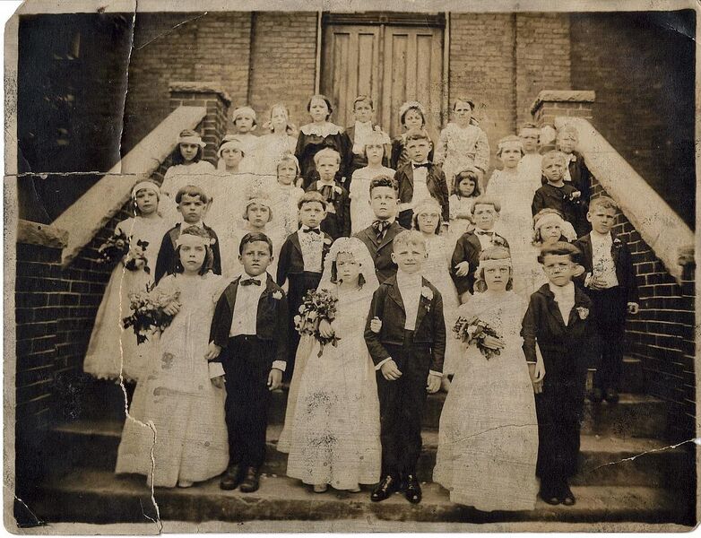 File:East End School Tom Thumb Wedding.jpg
