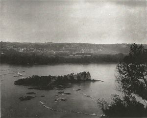 Potomac River Maryland and Virginia Bridge taken from Virginia side.jpg