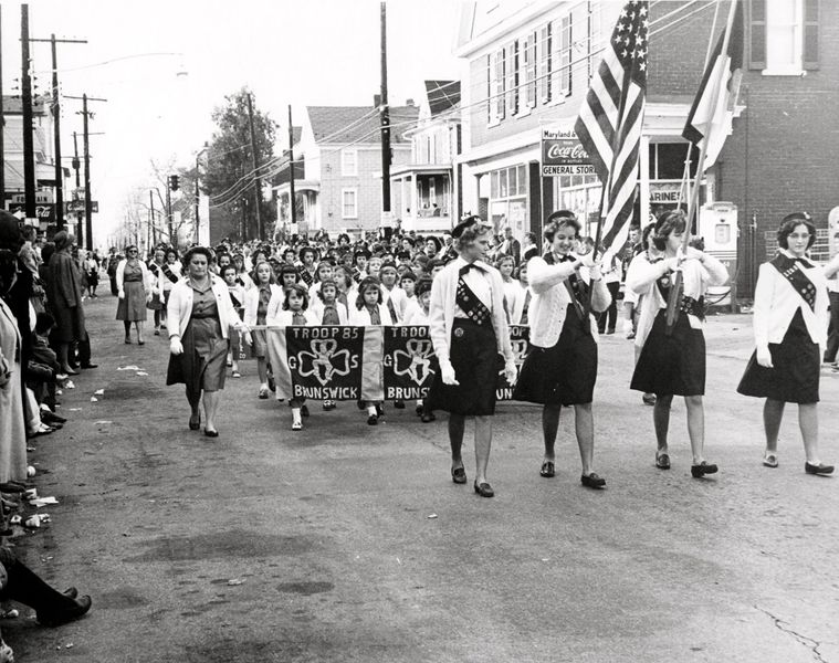 File:Veterans Day Parade 1962 - Scouts and Brownies.jpg