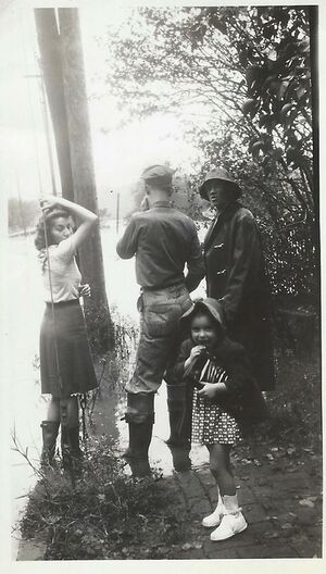 Flood of 1935 people viewing the water.jpg