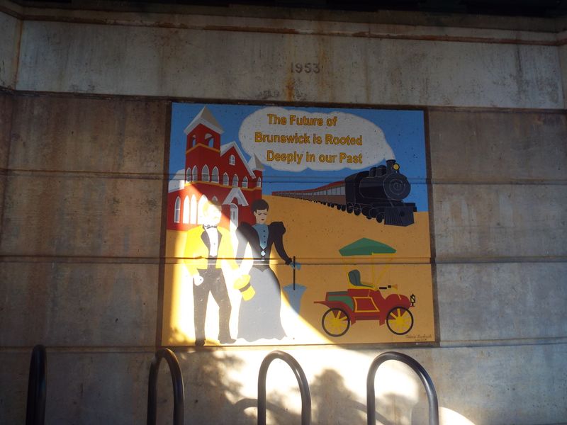 File:Potomac River Bridge Mural May 2015 repainted by Melanie Bambrick (2).JPG