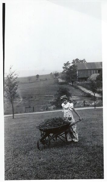File:Ann Wenner striking a Rosie the Riveter pose in the 1940s.jpg