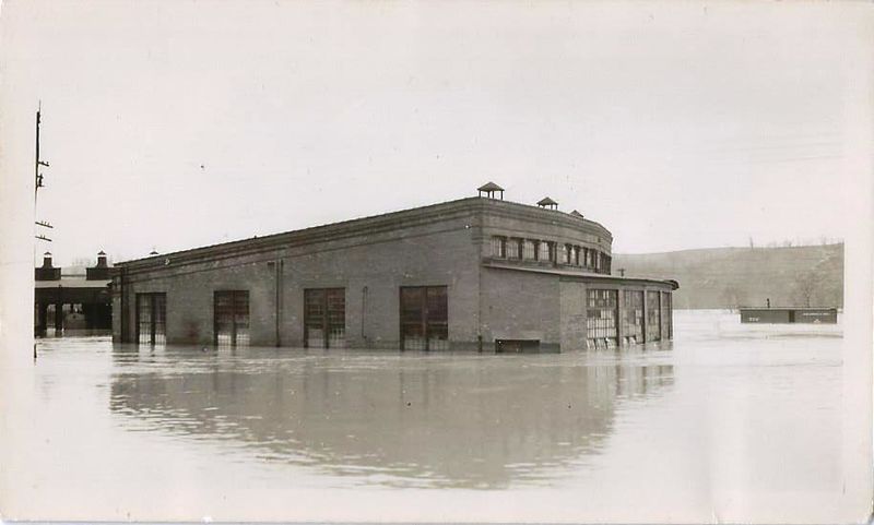 File:Flood 1936 Roundhouse under water.jpg