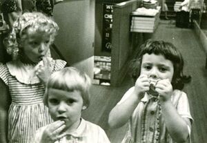 Unidentified - Girls mugging for the camera at Kaplon's.jpg