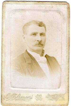 Hamilton Theodore Earles photo taken 1895.jpg
