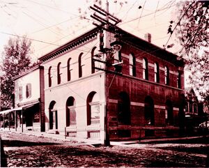 Brunswick Savings Bank on the square corner 1906.jpg