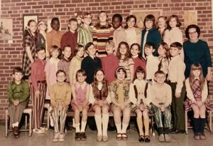 Mrs. Bennett 5th Grade Class 1970-71.JPG