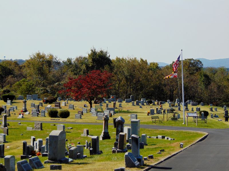 File:Park Heights Cemetery October 25, 2018. Photo by Jerry Knight (2).JPG