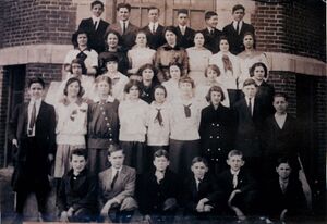 High School 7th grade class of 1913-14.jpg