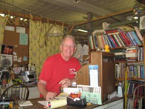 Cripple Creek Antiques, Jerry Knight owner 2009.JPG