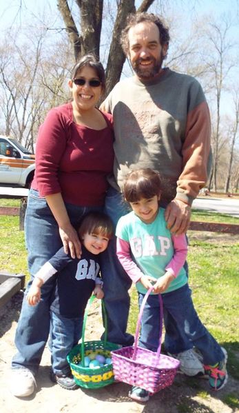 File:Main Street Eggstravaganza 2016, Sally, Charlie, Brett and Lilly George, March 26, 2016. Photo Jerry Knight.jpg