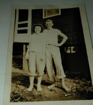 Earl Spurrier Jr and Helen Spurrier 1955.jpg