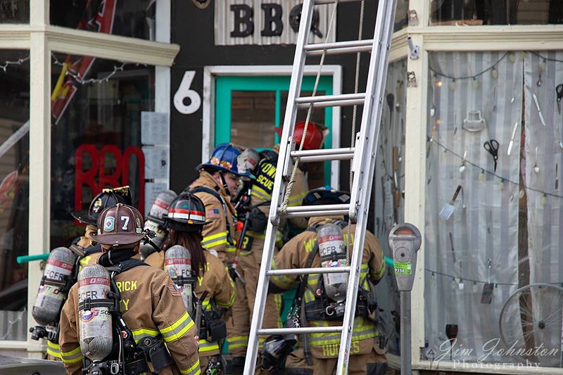 File:Fire Department 2019, Company -5 responding to a fire on West Potomac Street, January 3, 2019 (11).jpg