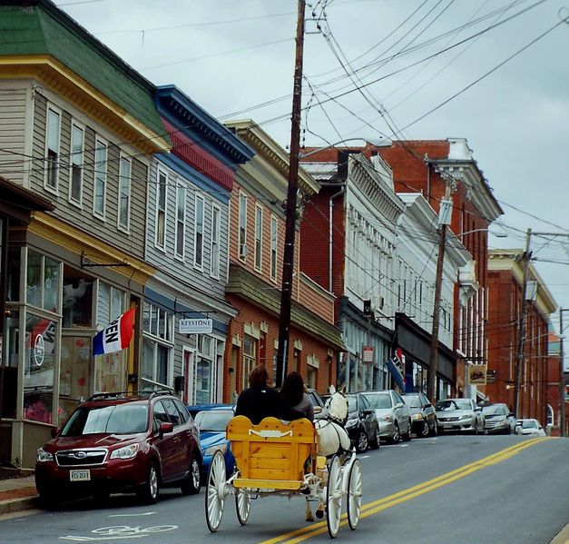 File:Main Street Wine and Chocolate Walk 2016 Carriage Ride on West Potomac Street. Photo Jerry Knight.jpg