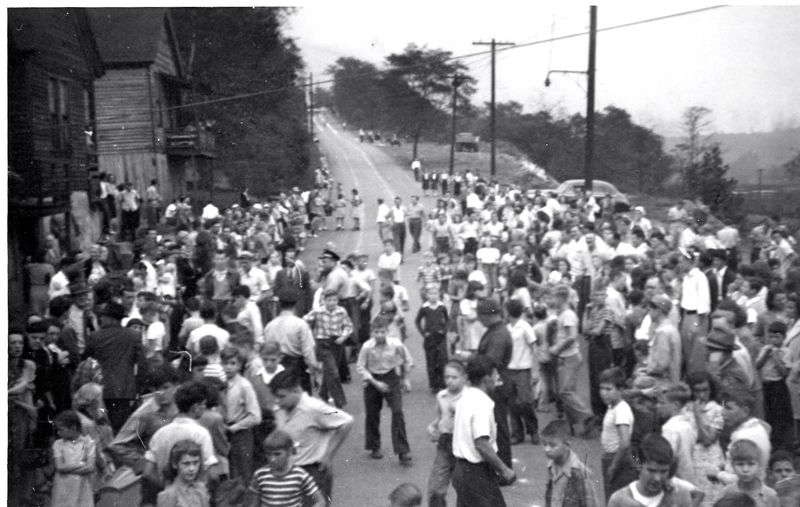File:Soapbox Derby aftermath on E. Potomac Street.jpg