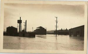 Flood 1936 Note Water Towrers for filling engines.jpg