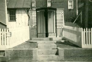 Canal - Broken gate next to the lockhouse..jpg
