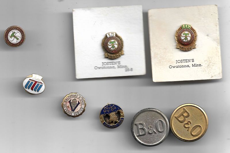 File:Railroad Memorabilia Pins.jpg