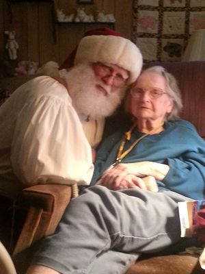 Bob Ward (Santa) and Gladys Lake Squires 2018.jpg