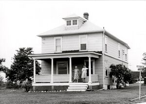 House on 9th Avenue and H Street.jpg