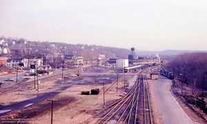Railroad operation in Brunswick in 1975.jpg