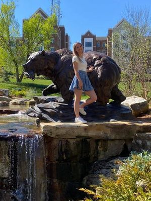 Senior 2021 Morgan McKnew.jpg