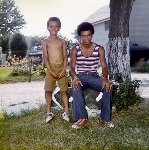 File:Mike Jackson and big brother, Timmy.jpg