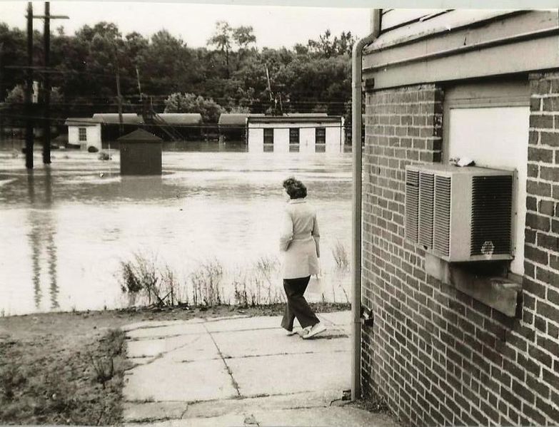 File:Flood 1972 RR Yard.jpg