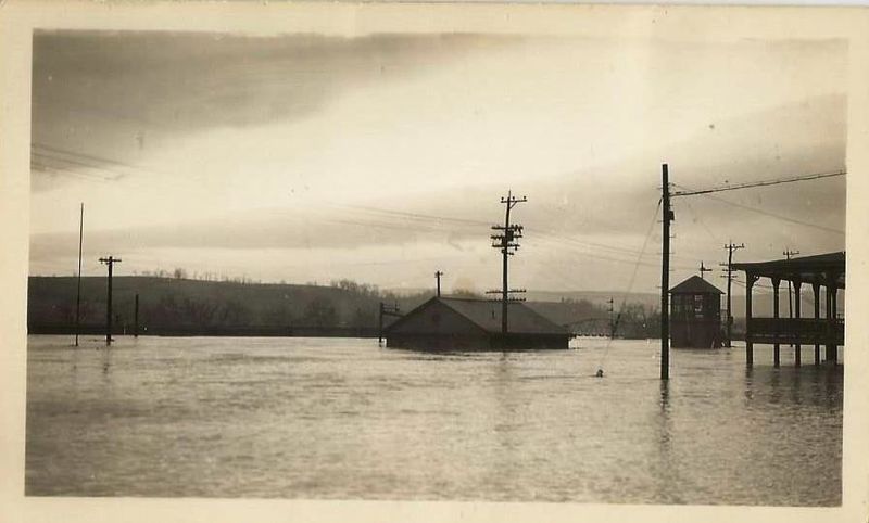 File:Flood 1936 buillding under water.jpg