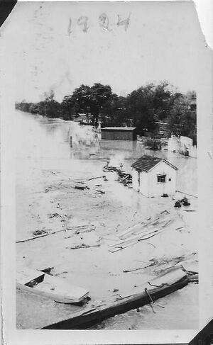 Flood 1924, Shed and Lock 30 at Brunswick.jpg