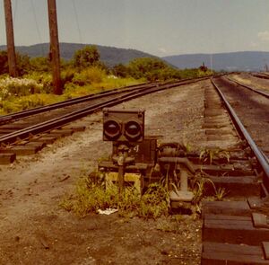 Railroad signal in the Brunswick yard from the mid-1970s.jpg