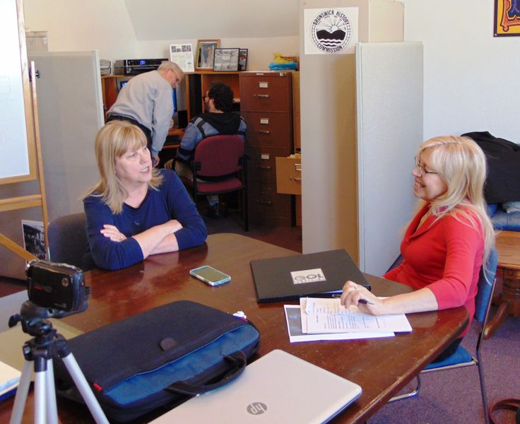 File:Brunswick History Commission 2017, Jayne Nuse (left) and Vicki Dearing at table Dr Alligard and Mike Ward behind March 2017.JPG