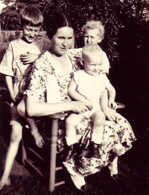 Eleanor Shewbridge with her 3 first born.jpg